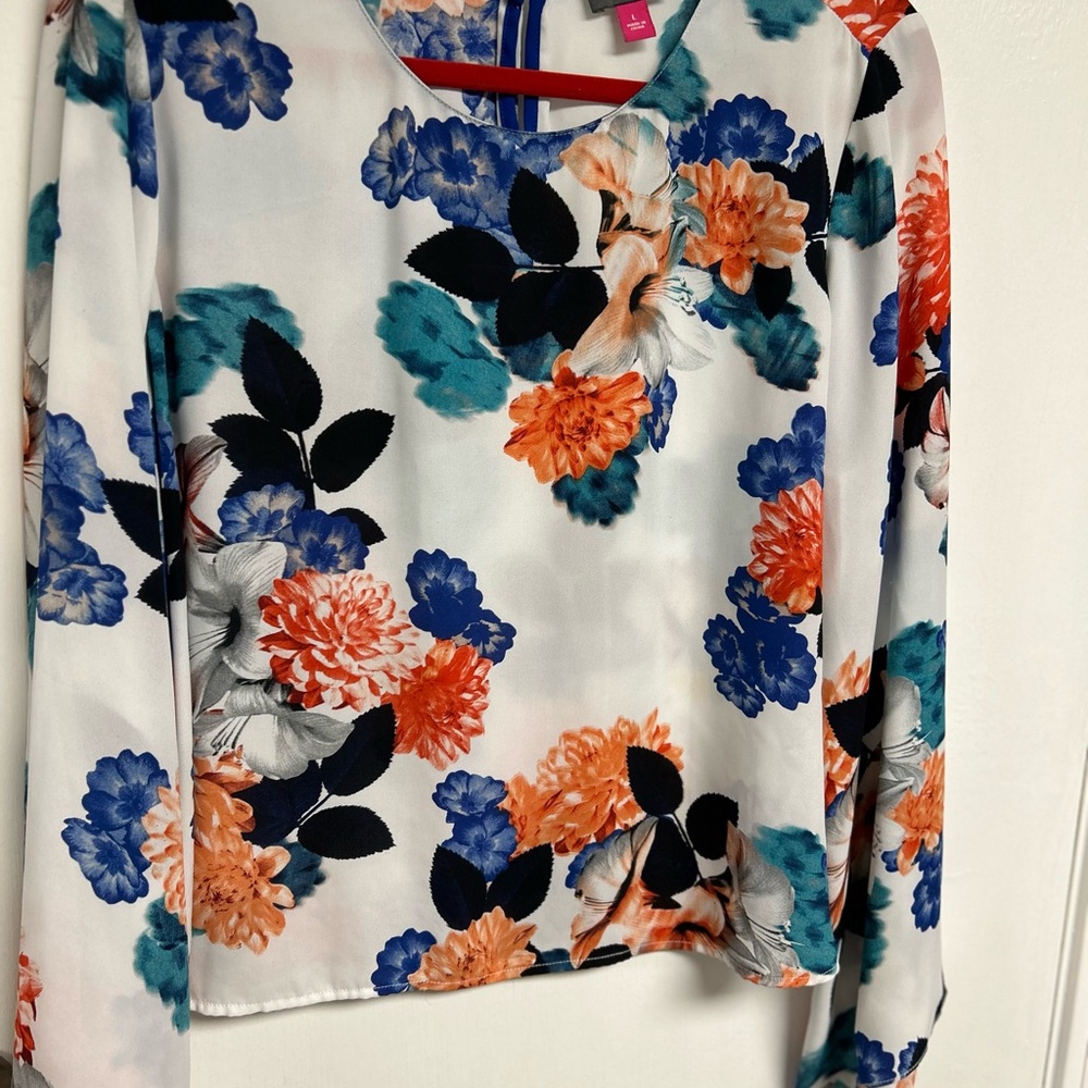 Many compliments received on this light, flowy Vince Camuto blouse/top.